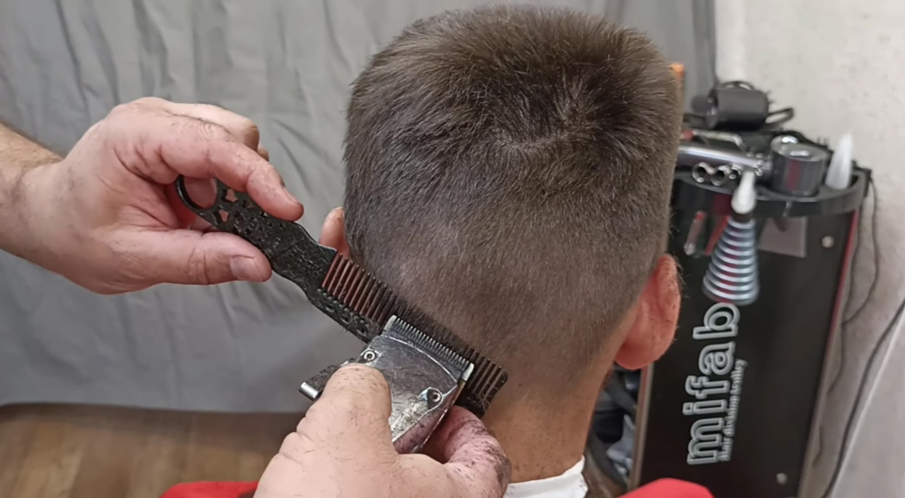 Регулярна стрижка та оновлення форми